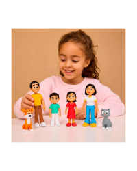 Família de Pele Morena - 8 Figuras