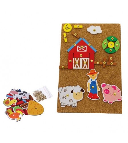 Quinta de Madeira com Martelo e Pregos