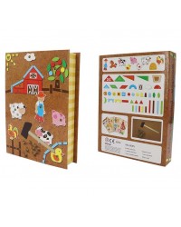 Quinta de Madeira com Martelo e Pregos