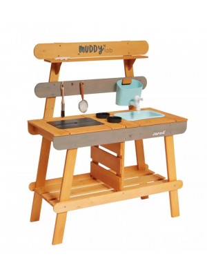 Cozinha de Lama "Muddy Lab - Outdoor Kitchen"