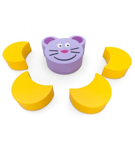 Mesa Ratinho com 4 Banquinhos  em forma de Queijo